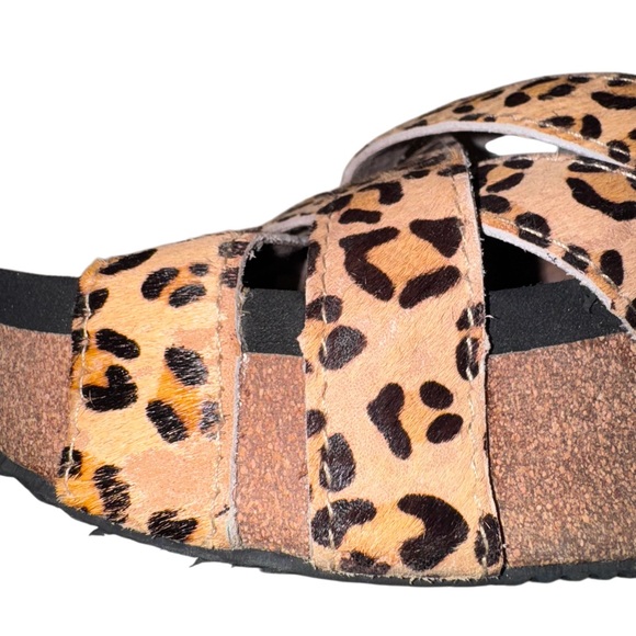 VERY VOLATILE Mayfield Leopard
wedges women’s shoes size 9 - Picture 16 of 17
